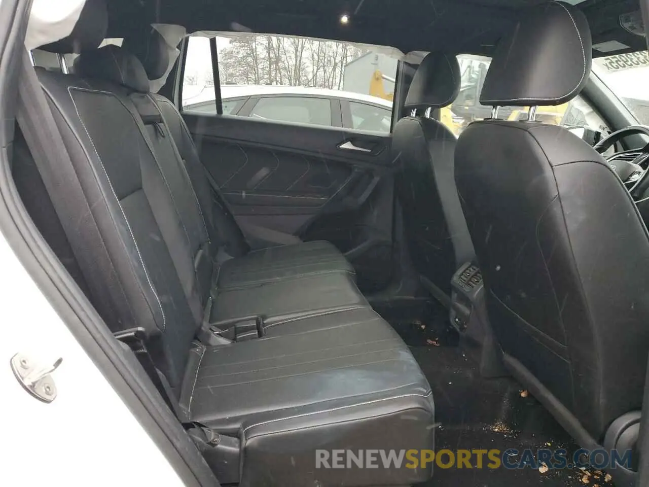 11 Photograph of a damaged car 3VV8B7AX4NM095511 VOLKSWAGEN TIGUAN 2022