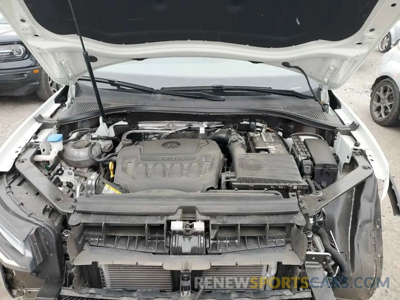 12 Photograph of a damaged car 3VV8B7AX4NM095511 VOLKSWAGEN TIGUAN 2022