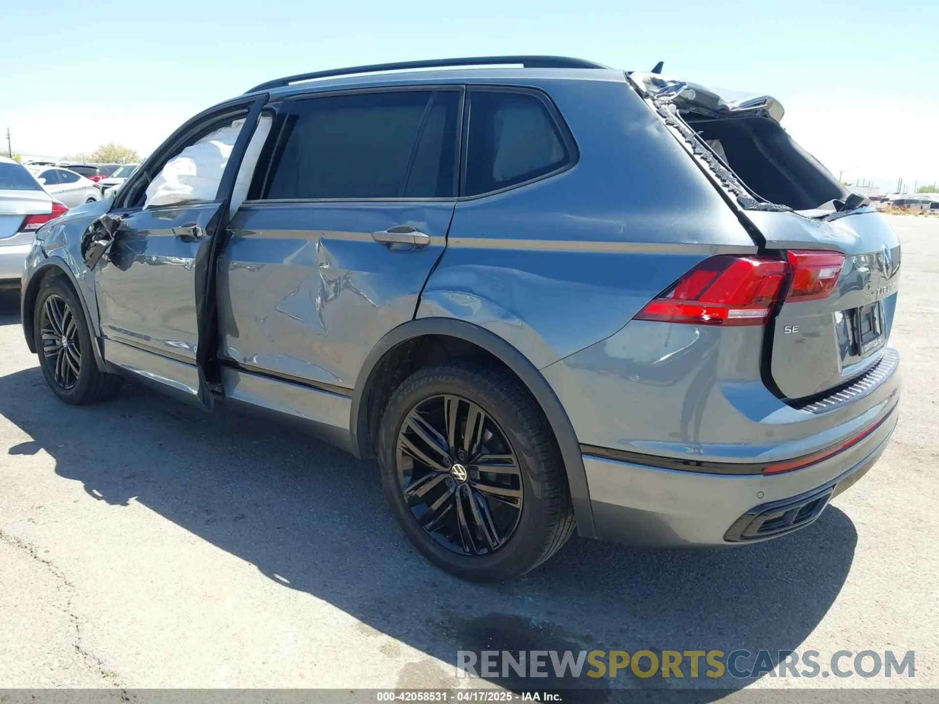 3 Photograph of a damaged car 3VV8B7AX4NM154637 VOLKSWAGEN TIGUAN 2022