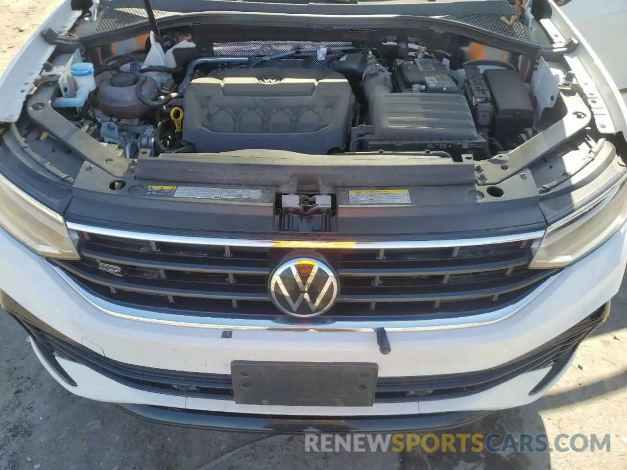 12 Photograph of a damaged car 3VV8B7AX5NM094495 VOLKSWAGEN TIGUAN 2022