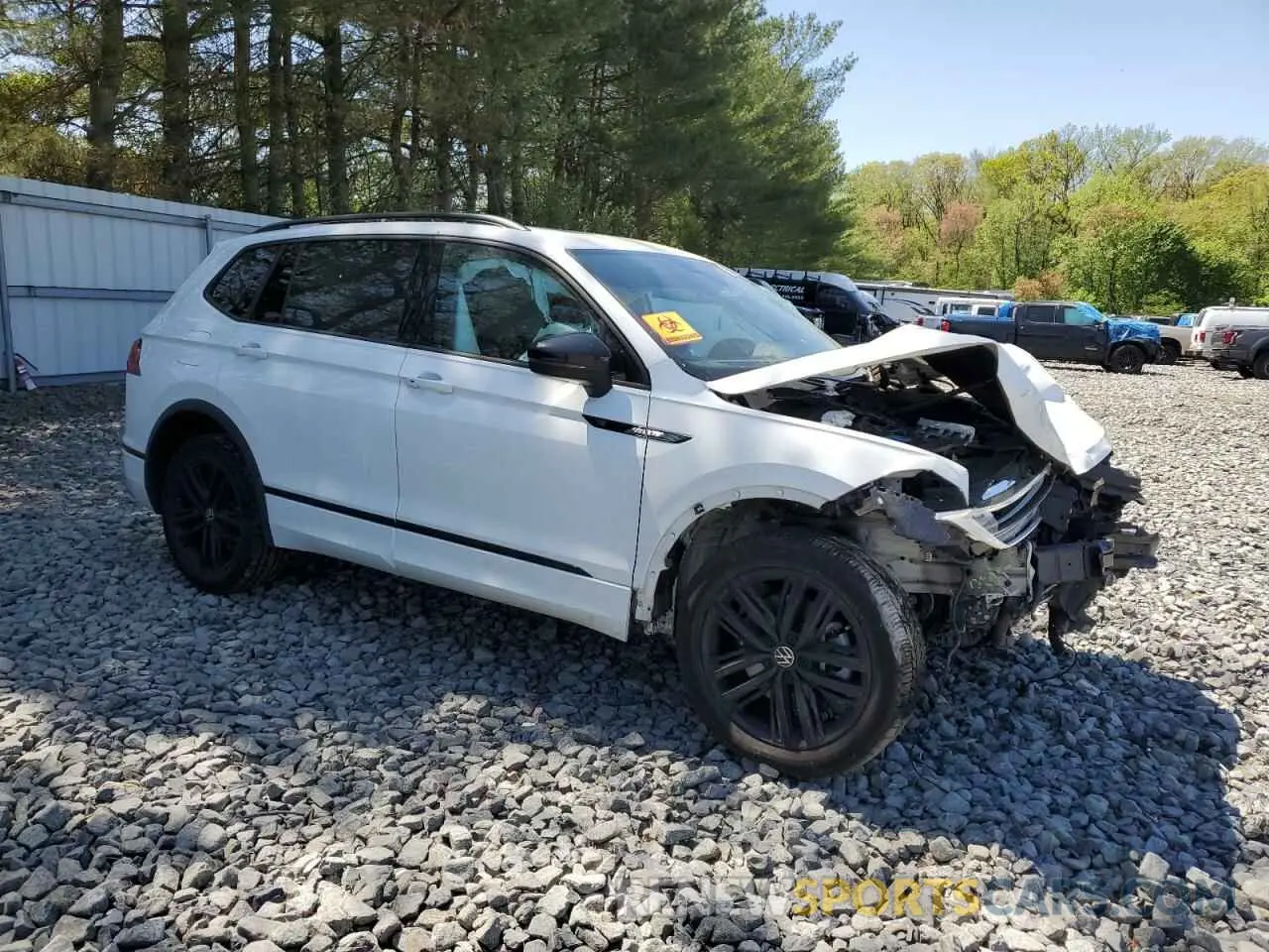 4 Photograph of a damaged car 3VV8B7AX6NM038047 VOLKSWAGEN TIGUAN 2022