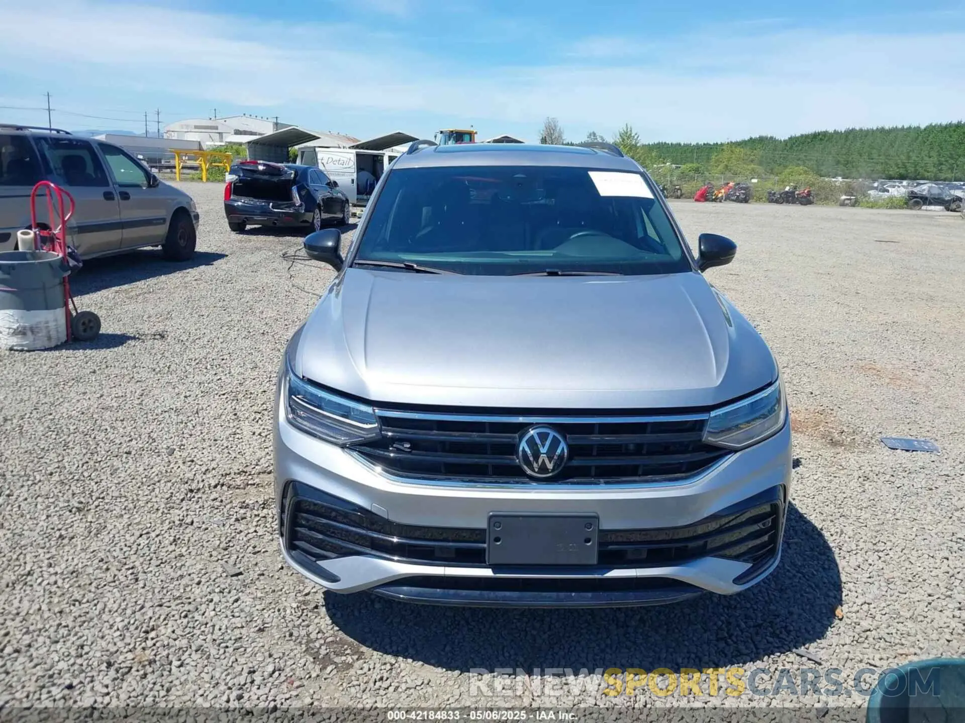 13 Photograph of a damaged car 3VV8B7AX6NM153845 VOLKSWAGEN TIGUAN 2022