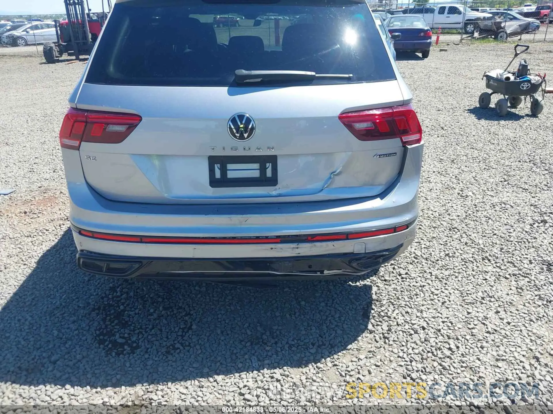 18 Photograph of a damaged car 3VV8B7AX6NM153845 VOLKSWAGEN TIGUAN 2022