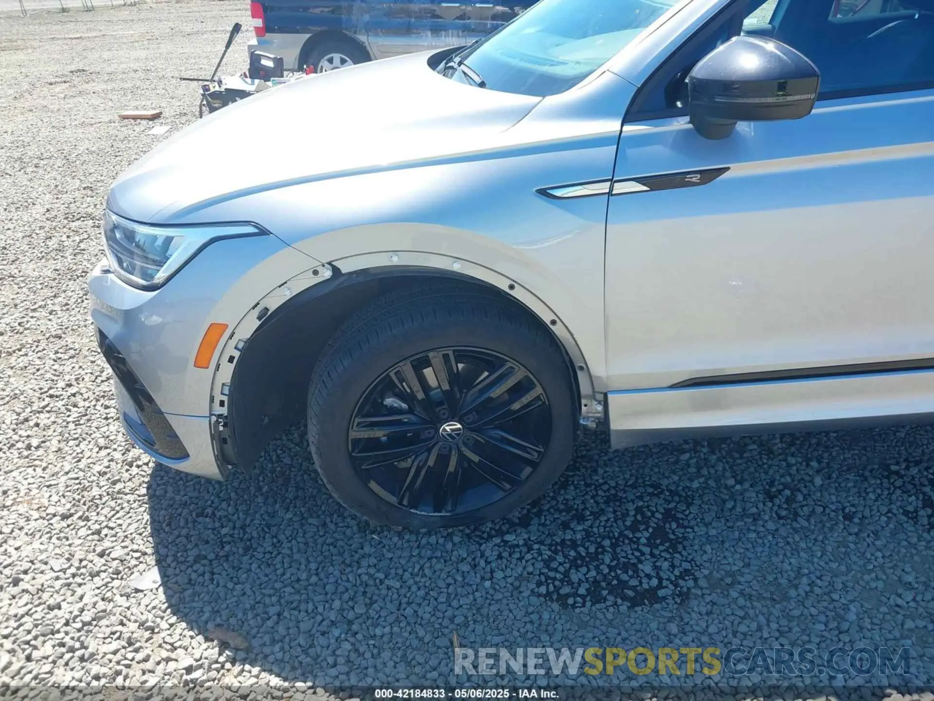 6 Photograph of a damaged car 3VV8B7AX6NM153845 VOLKSWAGEN TIGUAN 2022