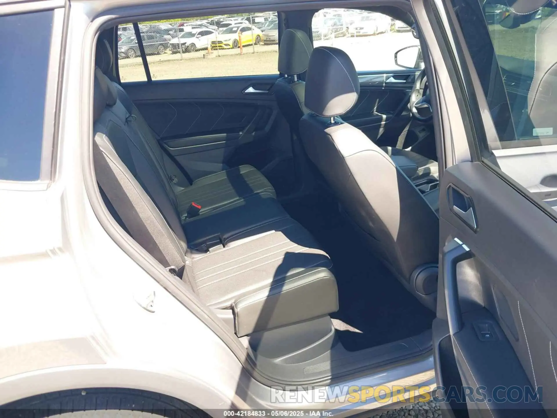 8 Photograph of a damaged car 3VV8B7AX6NM153845 VOLKSWAGEN TIGUAN 2022