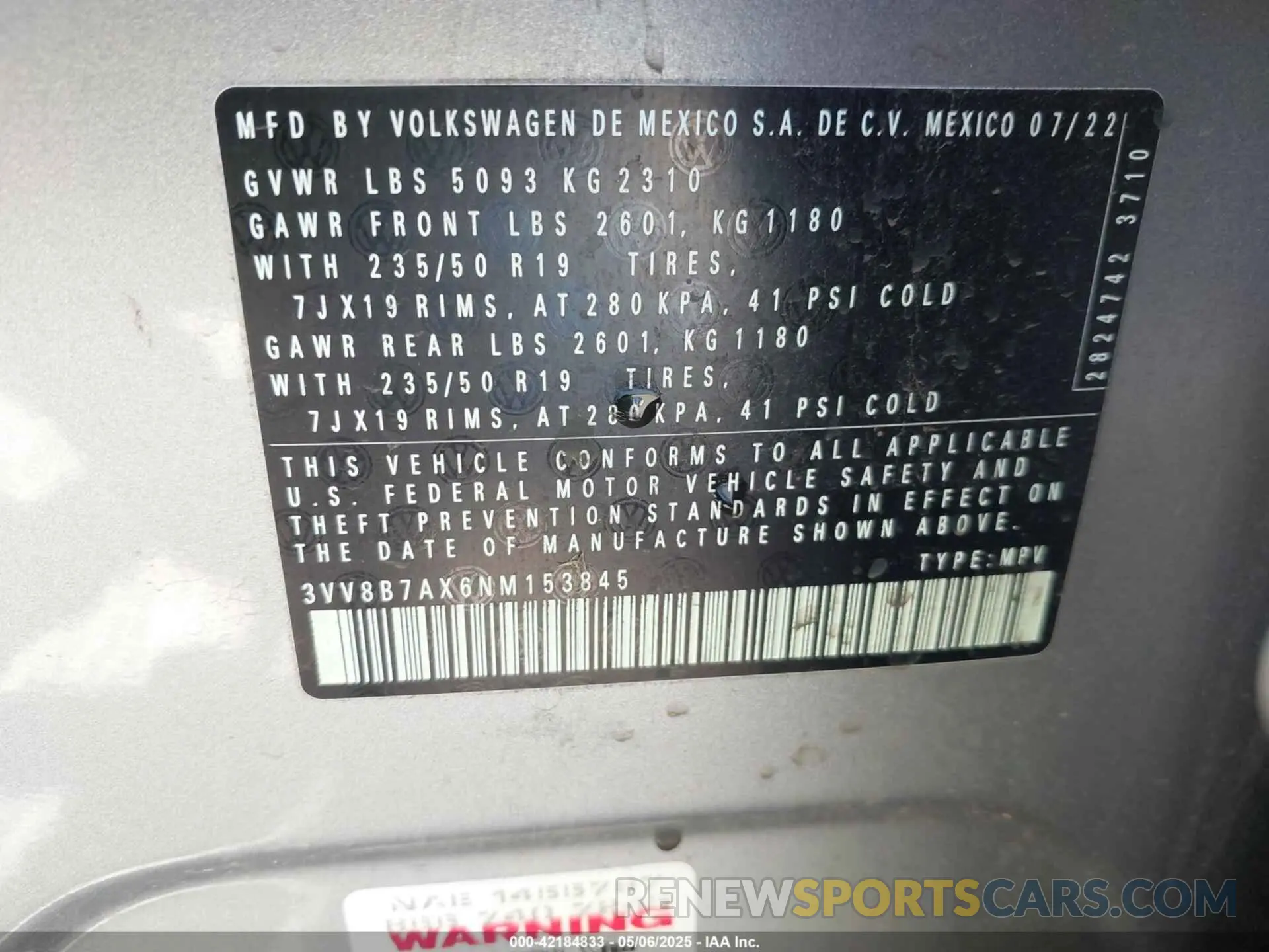 9 Photograph of a damaged car 3VV8B7AX6NM153845 VOLKSWAGEN TIGUAN 2022