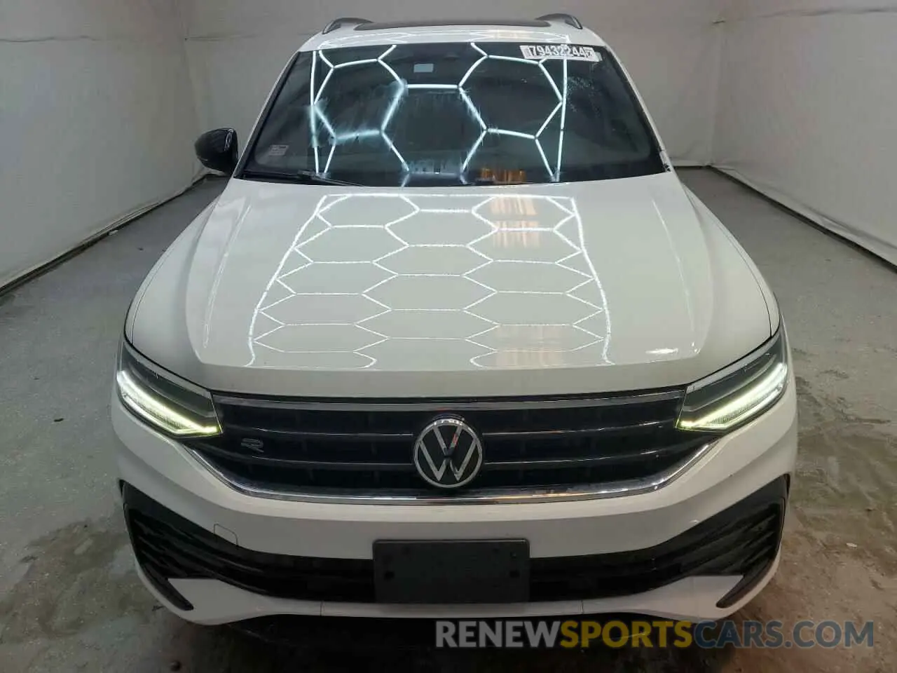 5 Photograph of a damaged car 3VV8B7AX7NM005462 VOLKSWAGEN TIGUAN 2022