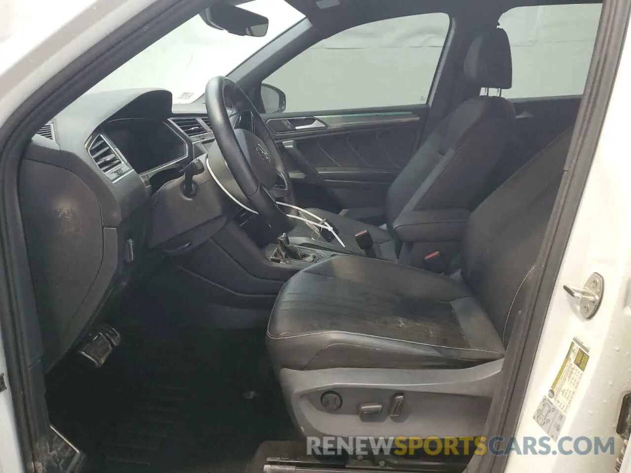 7 Photograph of a damaged car 3VV8B7AX7NM005462 VOLKSWAGEN TIGUAN 2022