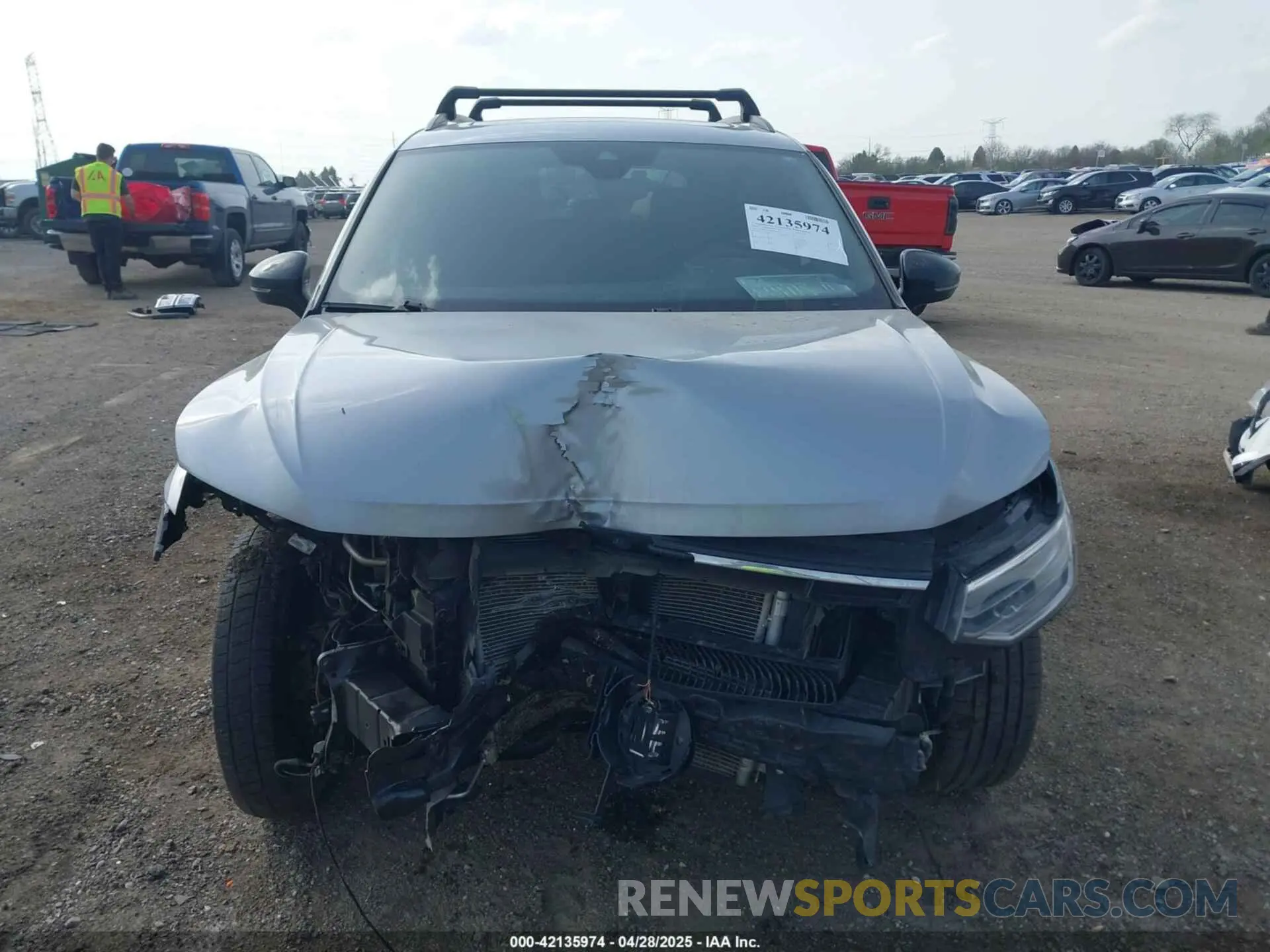 10 Photograph of a damaged car 3VV8B7AX7NM030703 VOLKSWAGEN TIGUAN 2022