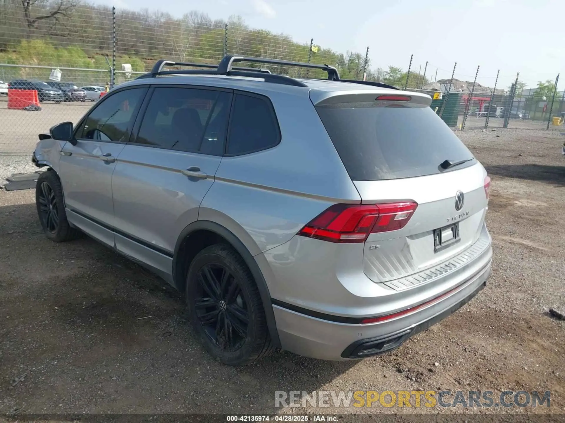 3 Photograph of a damaged car 3VV8B7AX7NM030703 VOLKSWAGEN TIGUAN 2022