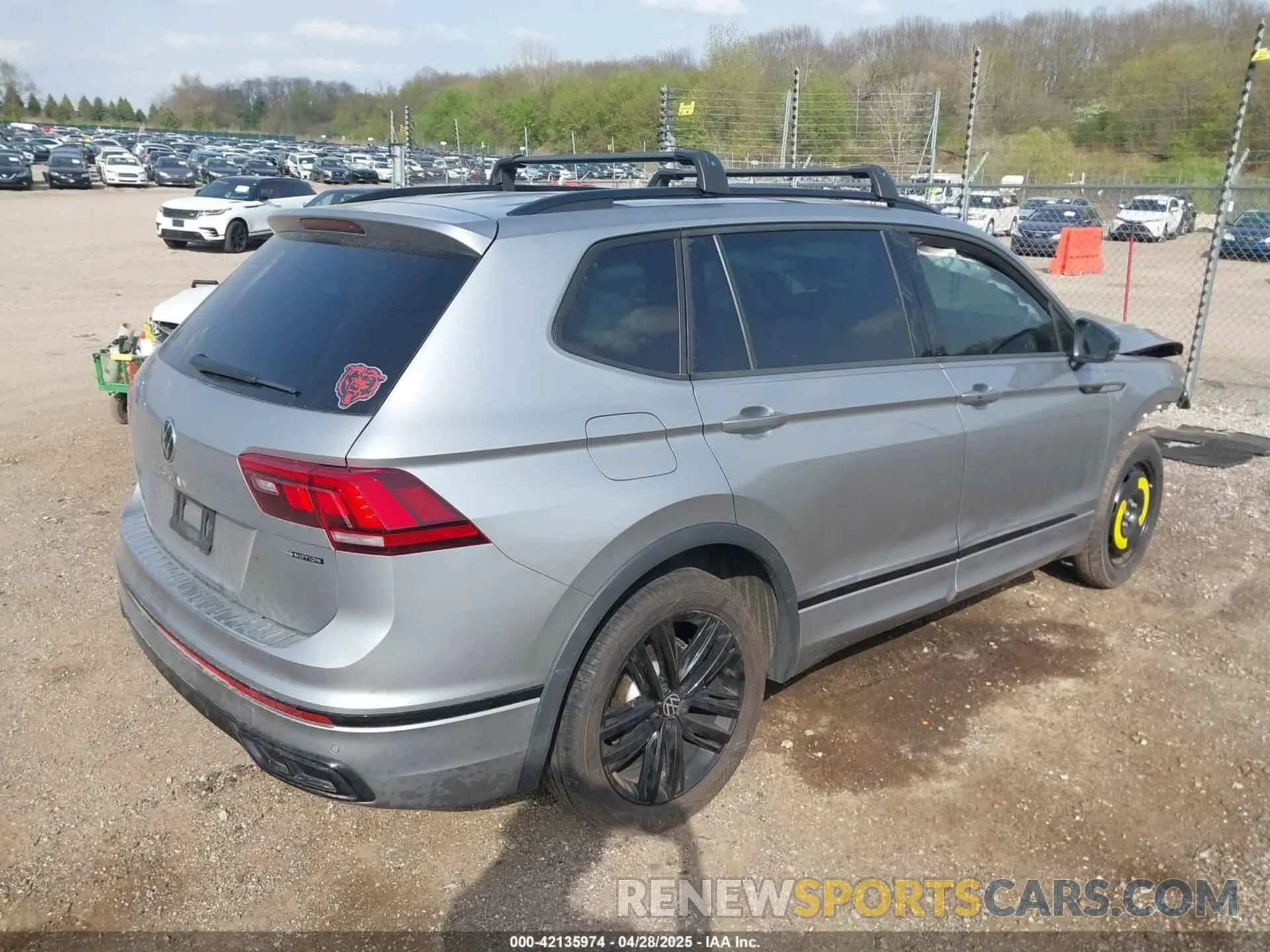 4 Photograph of a damaged car 3VV8B7AX7NM030703 VOLKSWAGEN TIGUAN 2022