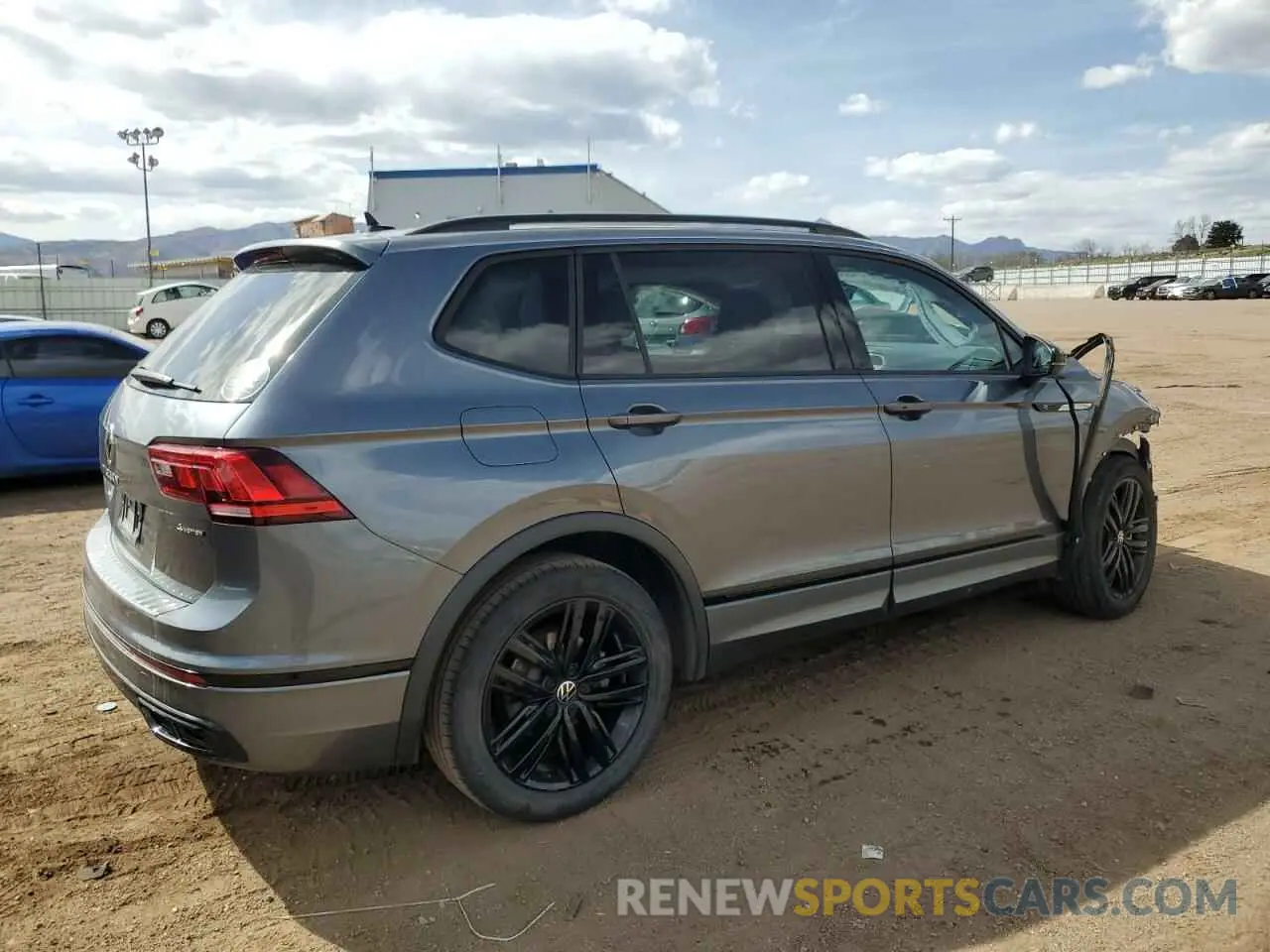 3 Photograph of a damaged car 3VV8B7AX7NM103911 VOLKSWAGEN TIGUAN 2022