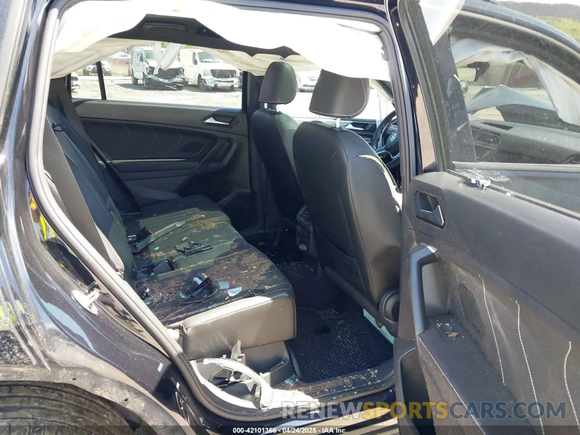 8 Photograph of a damaged car 3VV8B7AX8NM083992 VOLKSWAGEN TIGUAN 2022