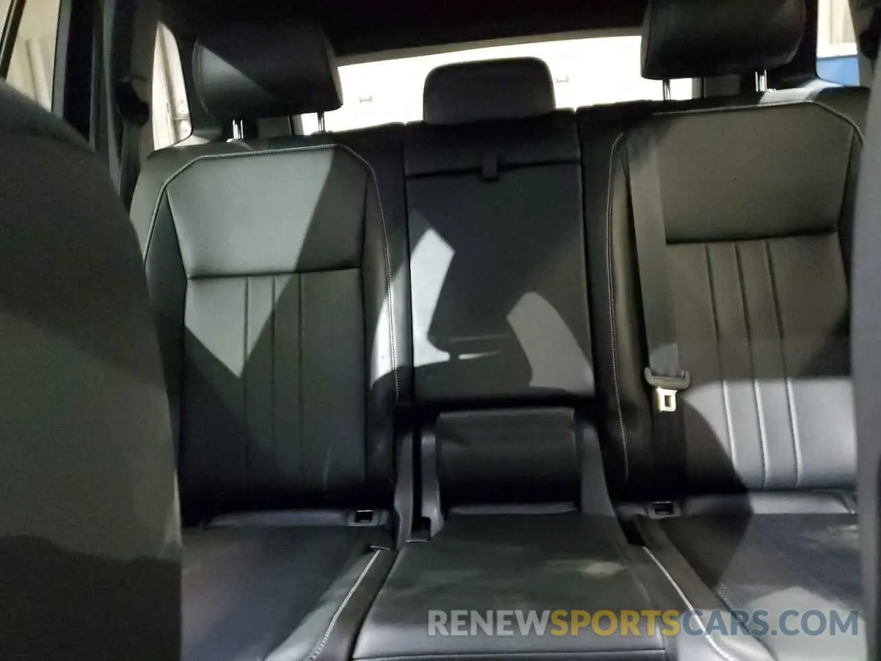 10 Photograph of a damaged car 3VV8B7AX8NM102055 VOLKSWAGEN TIGUAN 2022