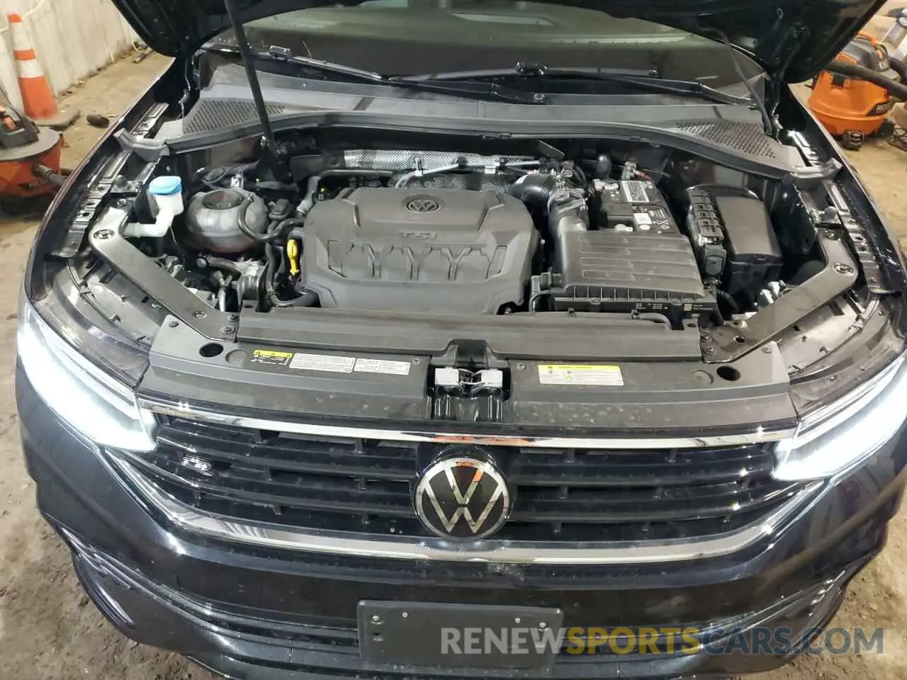 12 Photograph of a damaged car 3VV8B7AX8NM102055 VOLKSWAGEN TIGUAN 2022