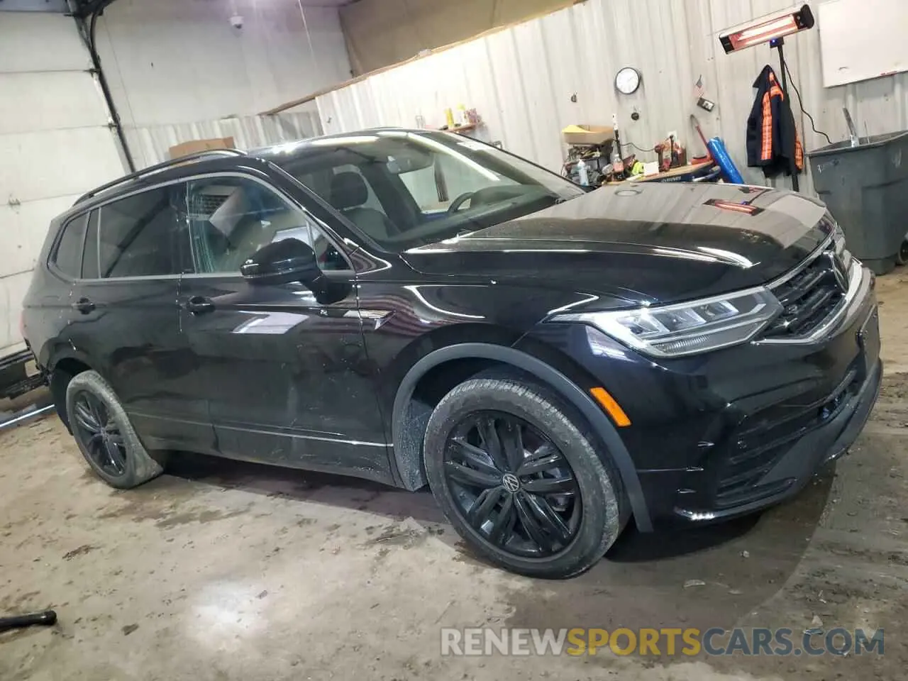 4 Photograph of a damaged car 3VV8B7AX8NM102055 VOLKSWAGEN TIGUAN 2022