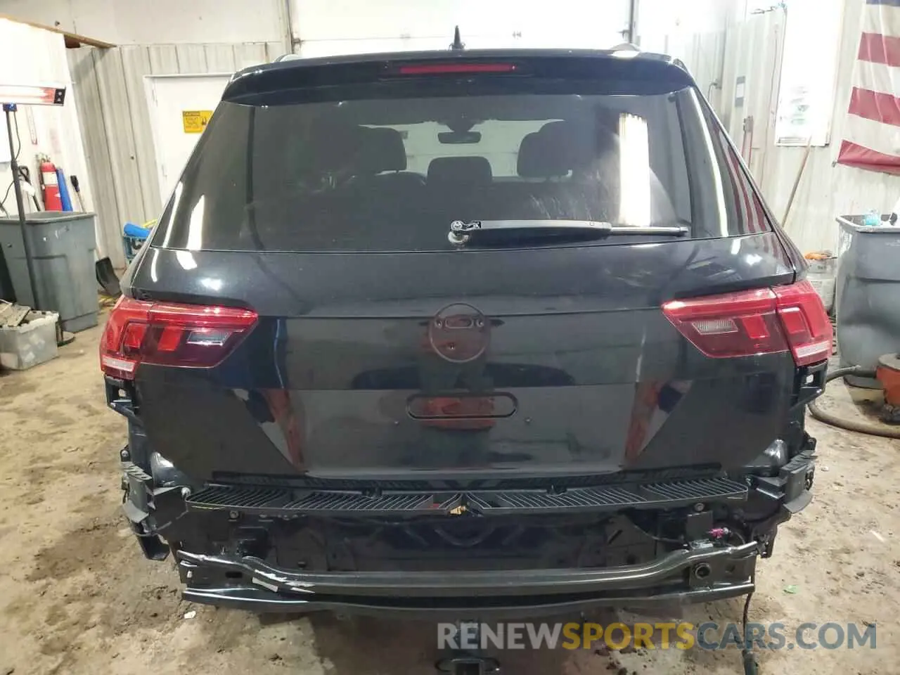 6 Photograph of a damaged car 3VV8B7AX8NM102055 VOLKSWAGEN TIGUAN 2022