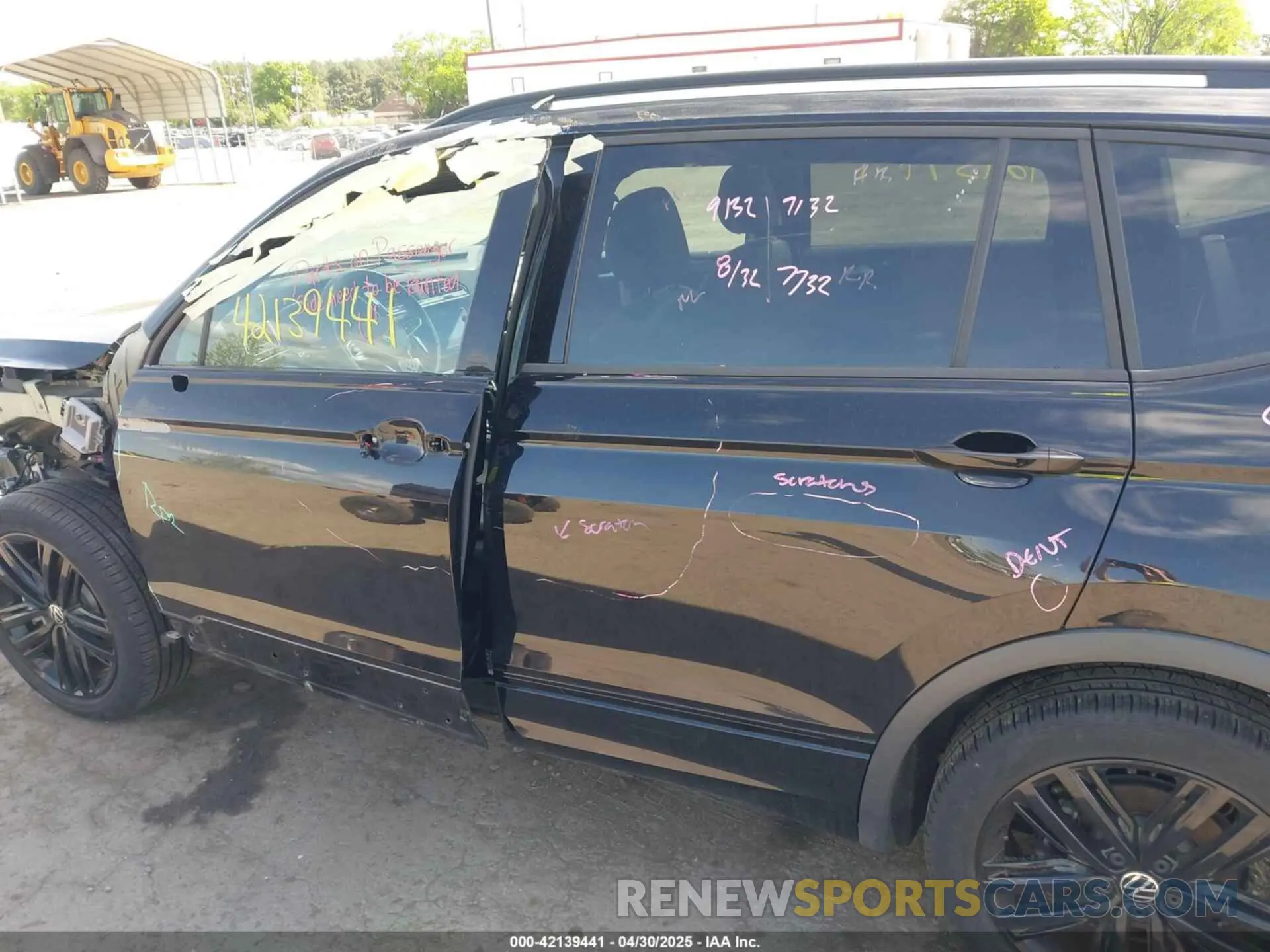 21 Photograph of a damaged car 3VV8B7AX8NM111161 VOLKSWAGEN TIGUAN 2022