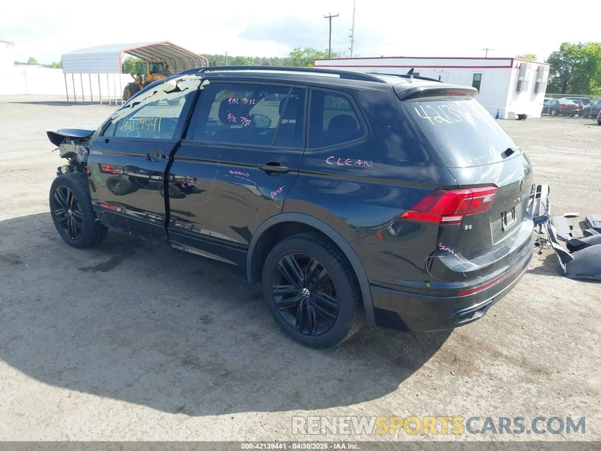 3 Photograph of a damaged car 3VV8B7AX8NM111161 VOLKSWAGEN TIGUAN 2022