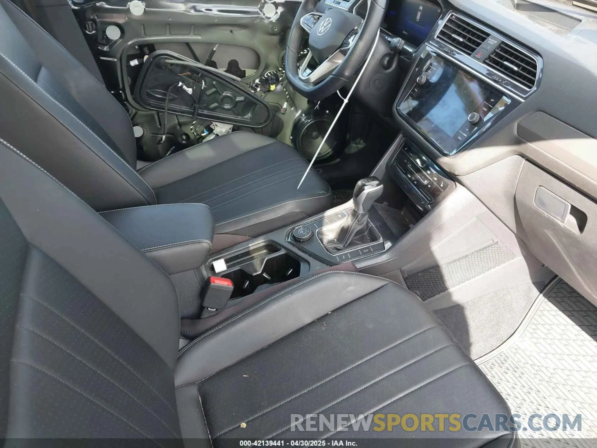 5 Photograph of a damaged car 3VV8B7AX8NM111161 VOLKSWAGEN TIGUAN 2022