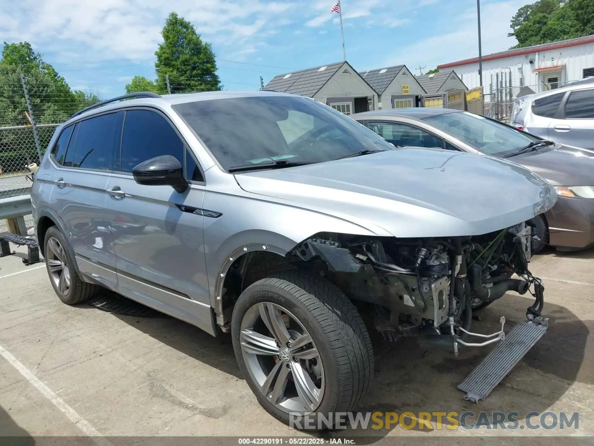 13 Photograph of a damaged car 3VV8B7AX9NM093043 VOLKSWAGEN TIGUAN 2022