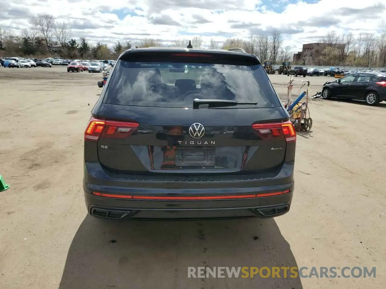 6 Photograph of a damaged car 3VV8B7AX9NM118989 VOLKSWAGEN TIGUAN 2022