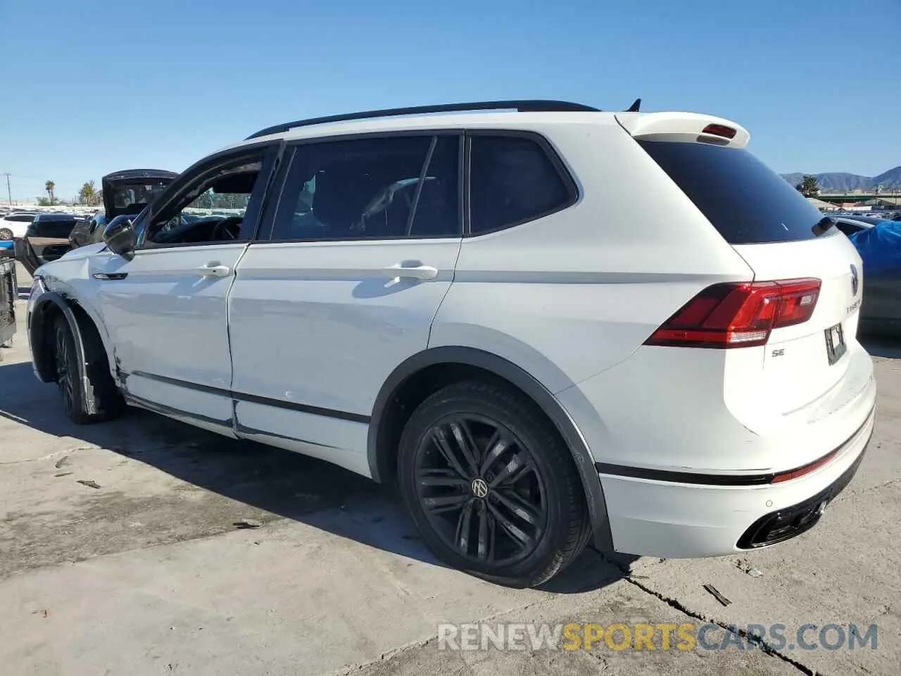 2 Photograph of a damaged car 3VVCB7AX0NM095371 VOLKSWAGEN TIGUAN 2022