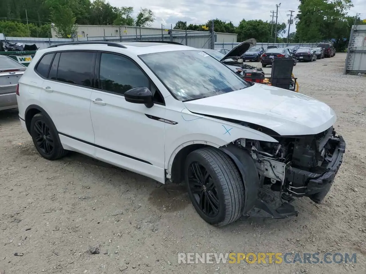 4 Photograph of a damaged car 3VVCB7AX0NM105476 VOLKSWAGEN TIGUAN 2022