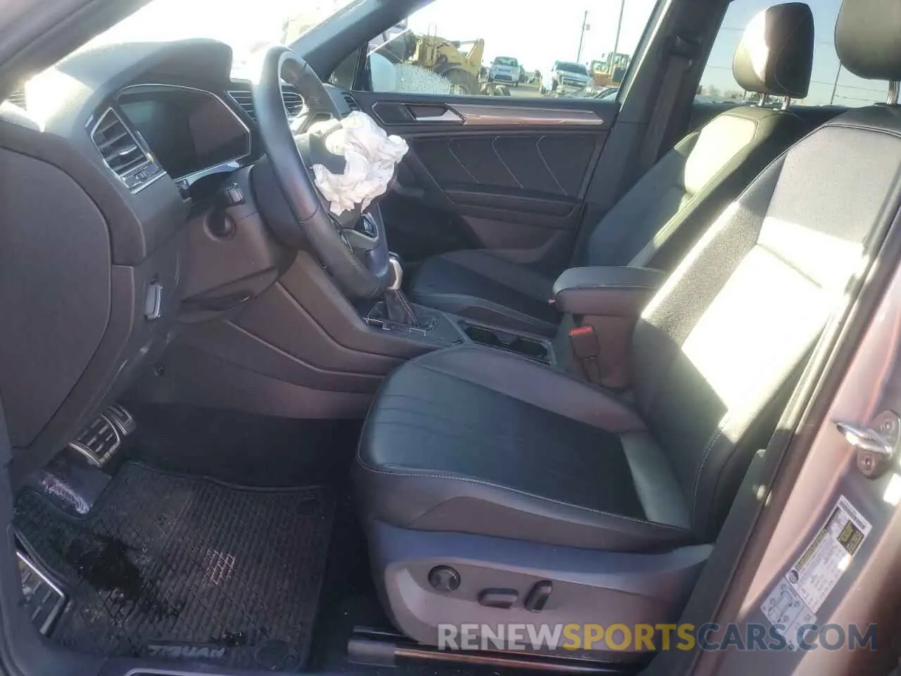 7 Photograph of a damaged car 3VVCB7AX1NM035874 VOLKSWAGEN TIGUAN 2022