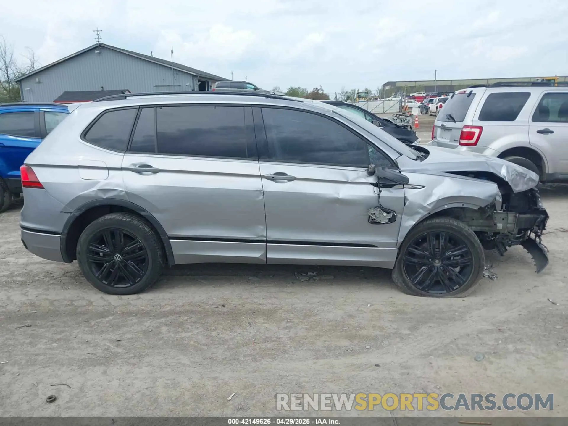 13 Photograph of a damaged car 3VVCB7AX1NM065960 VOLKSWAGEN TIGUAN 2022