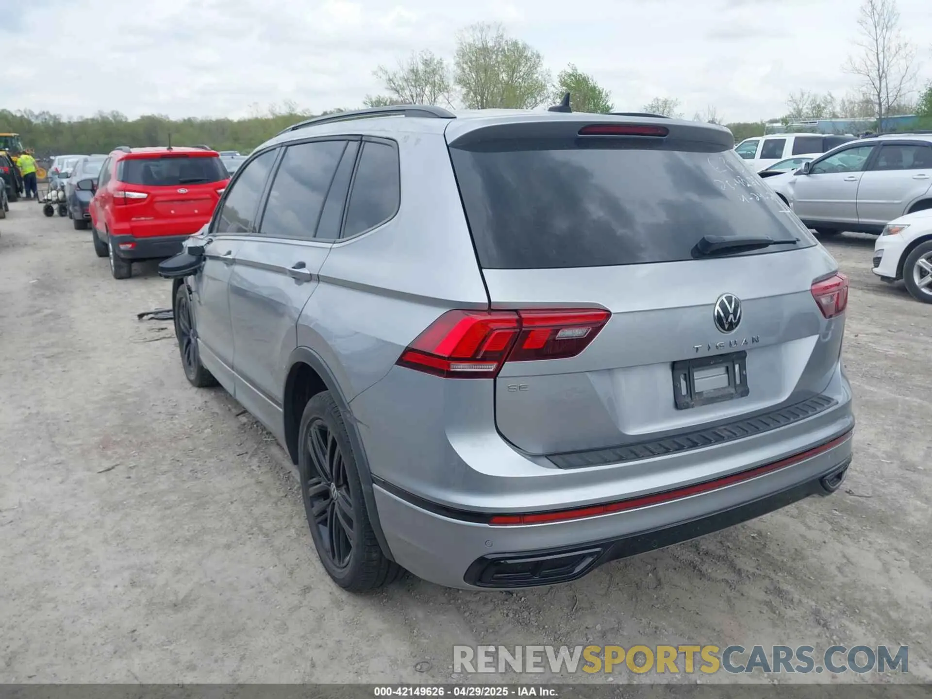 3 Photograph of a damaged car 3VVCB7AX1NM065960 VOLKSWAGEN TIGUAN 2022