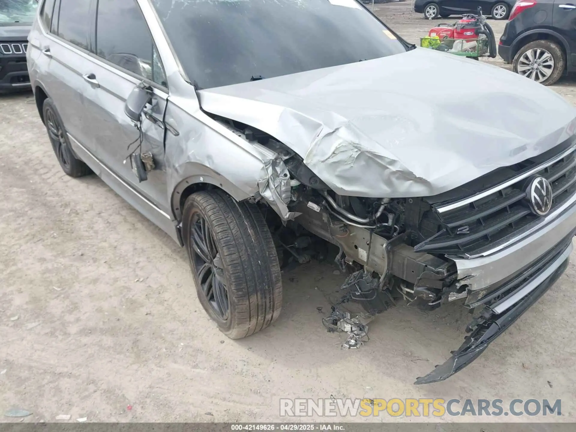 6 Photograph of a damaged car 3VVCB7AX1NM065960 VOLKSWAGEN TIGUAN 2022