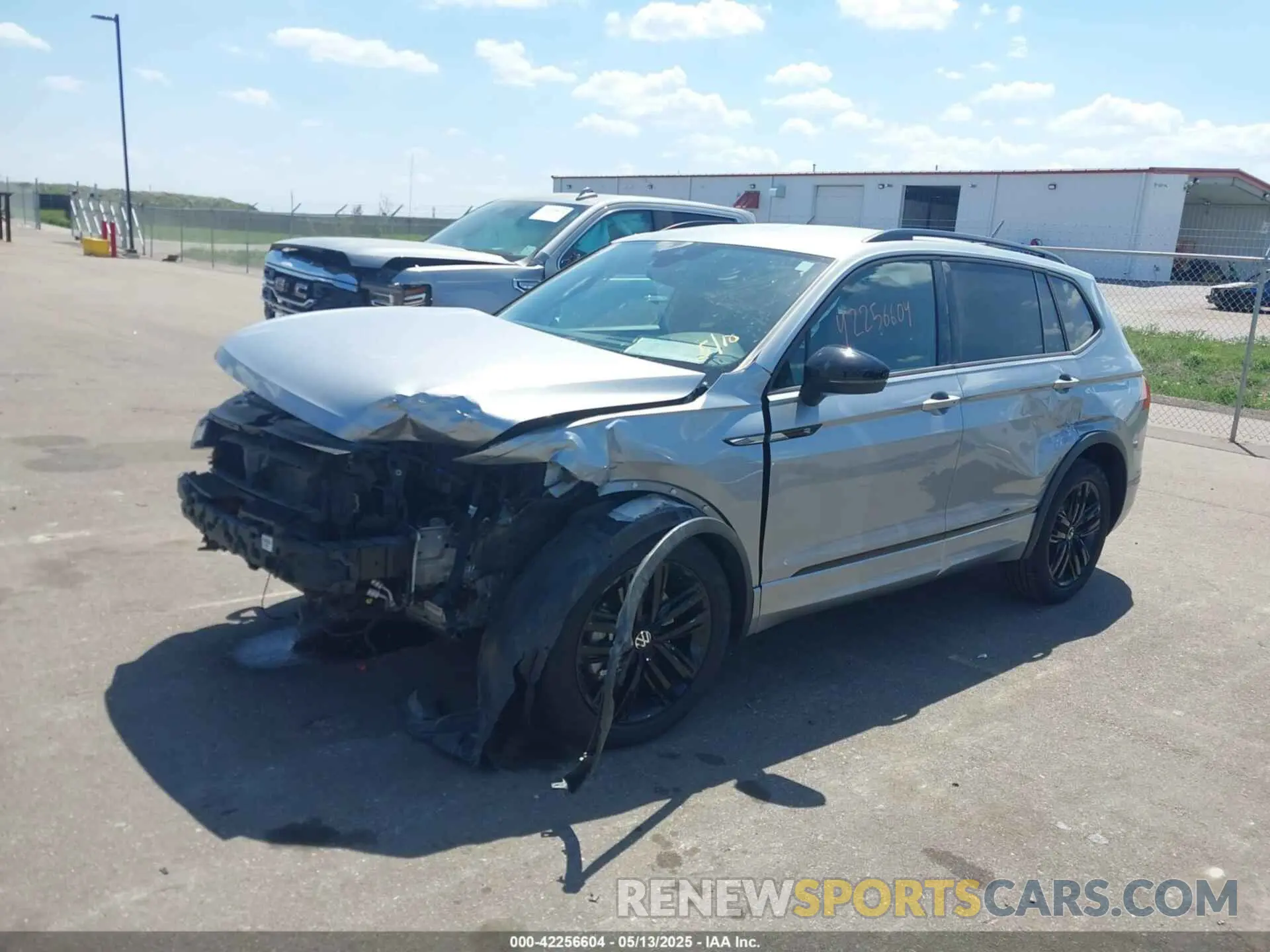 2 Photograph of a damaged car 3VVCB7AX2NM003645 VOLKSWAGEN TIGUAN 2022