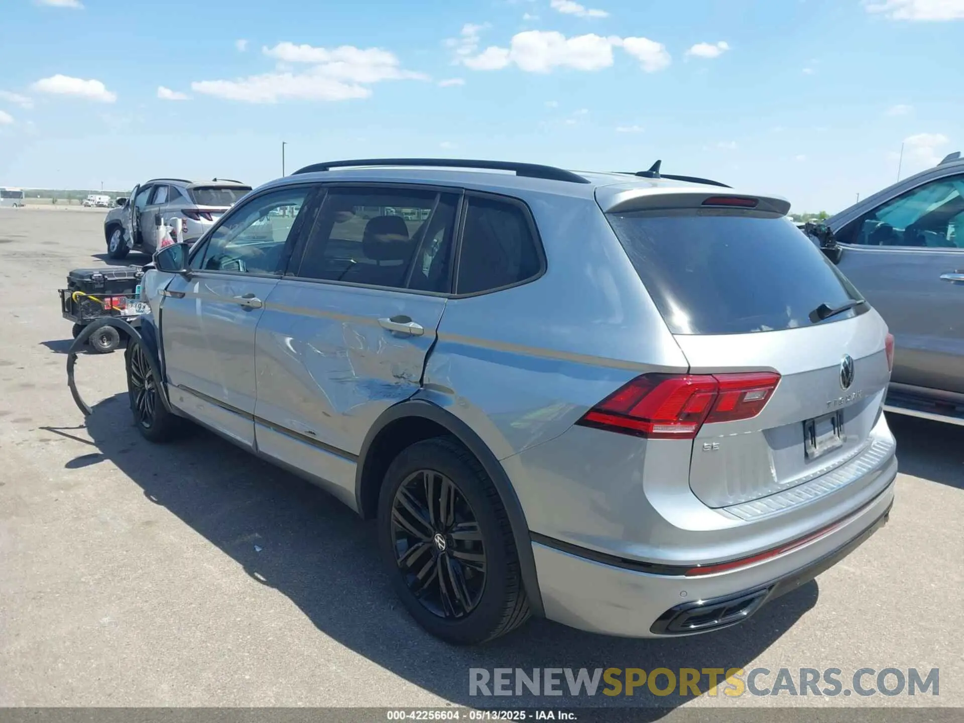 3 Photograph of a damaged car 3VVCB7AX2NM003645 VOLKSWAGEN TIGUAN 2022