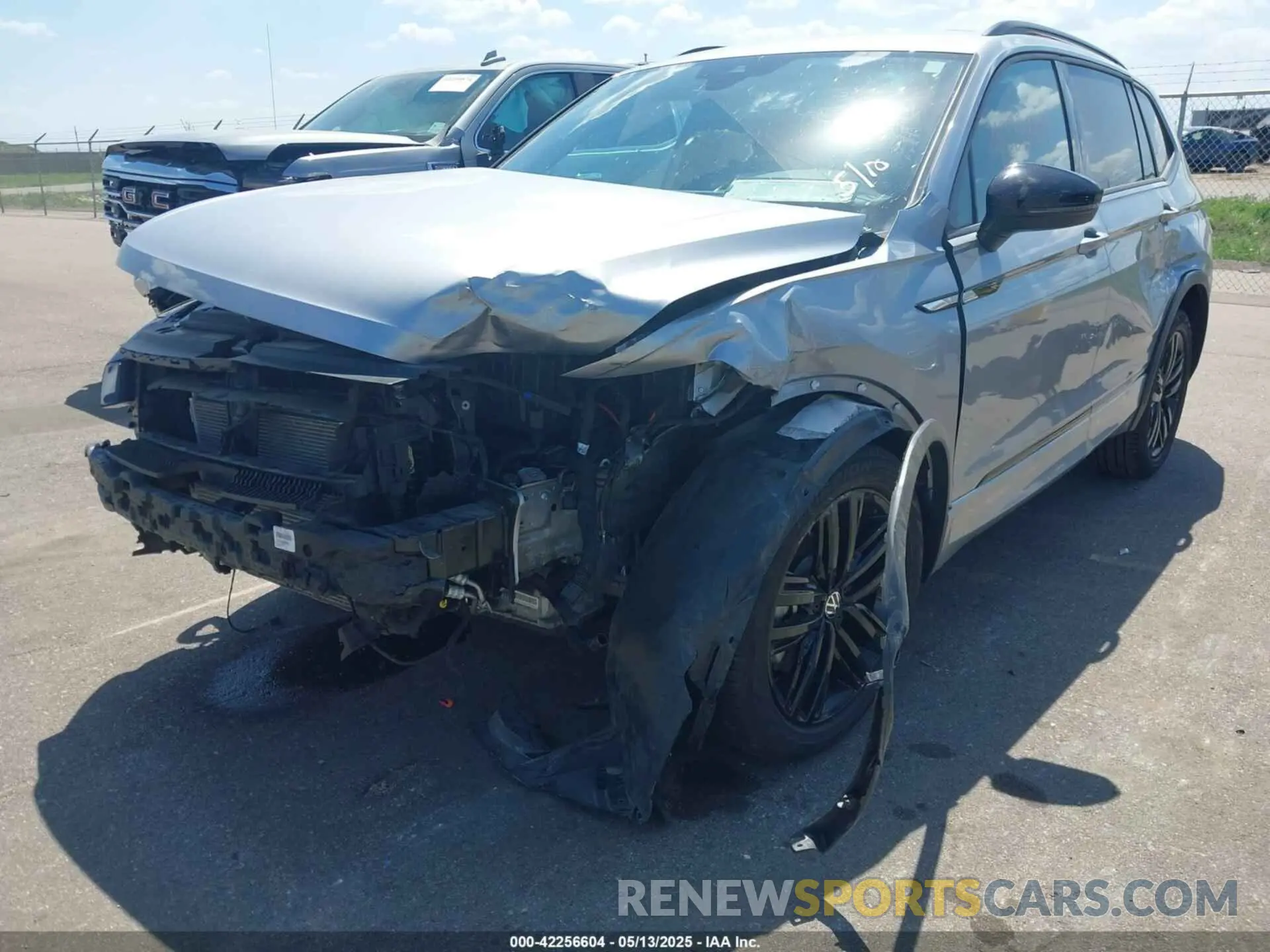 6 Photograph of a damaged car 3VVCB7AX2NM003645 VOLKSWAGEN TIGUAN 2022