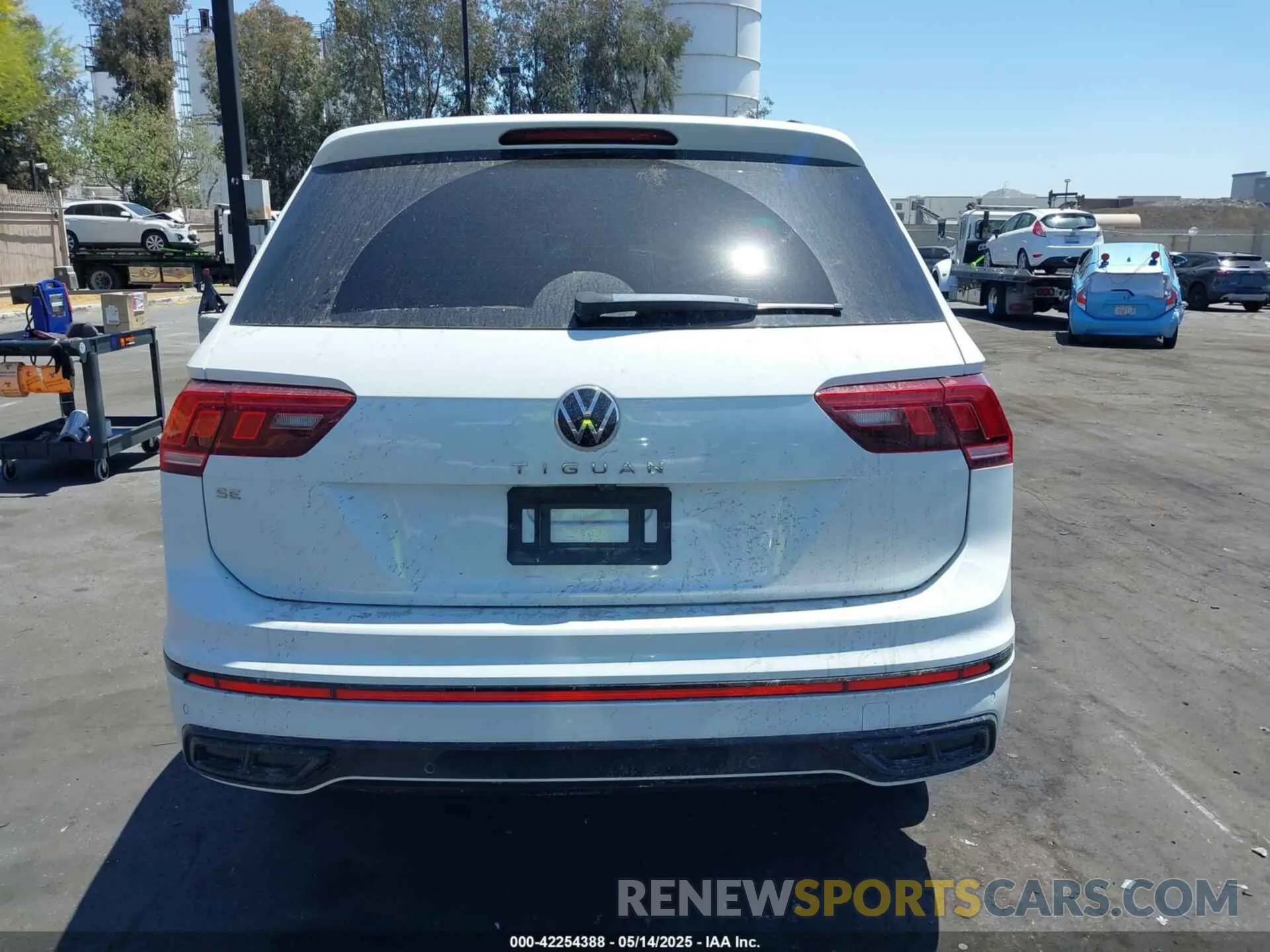 16 Photograph of a damaged car 3VVCB7AX3NM073218 VOLKSWAGEN TIGUAN 2022