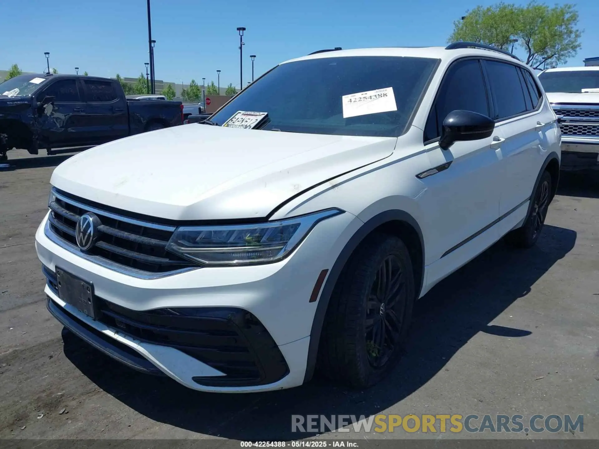 2 Photograph of a damaged car 3VVCB7AX3NM073218 VOLKSWAGEN TIGUAN 2022