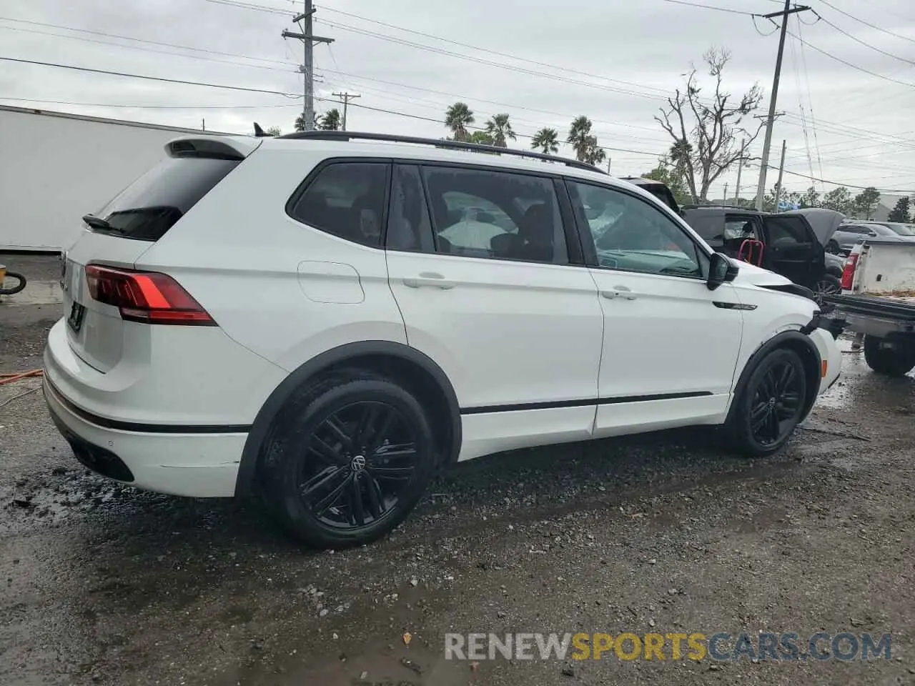 3 Photograph of a damaged car 3VVCB7AX4NM041300 VOLKSWAGEN TIGUAN 2022