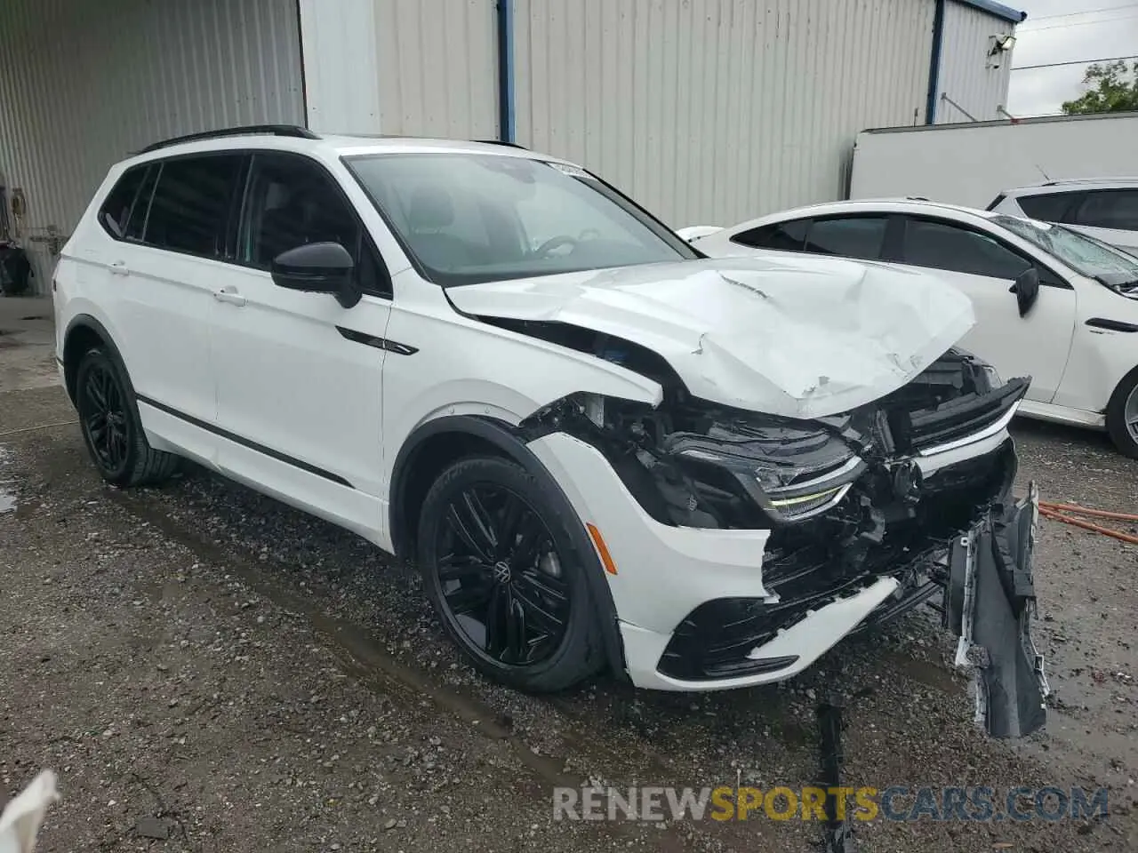 4 Photograph of a damaged car 3VVCB7AX4NM041300 VOLKSWAGEN TIGUAN 2022