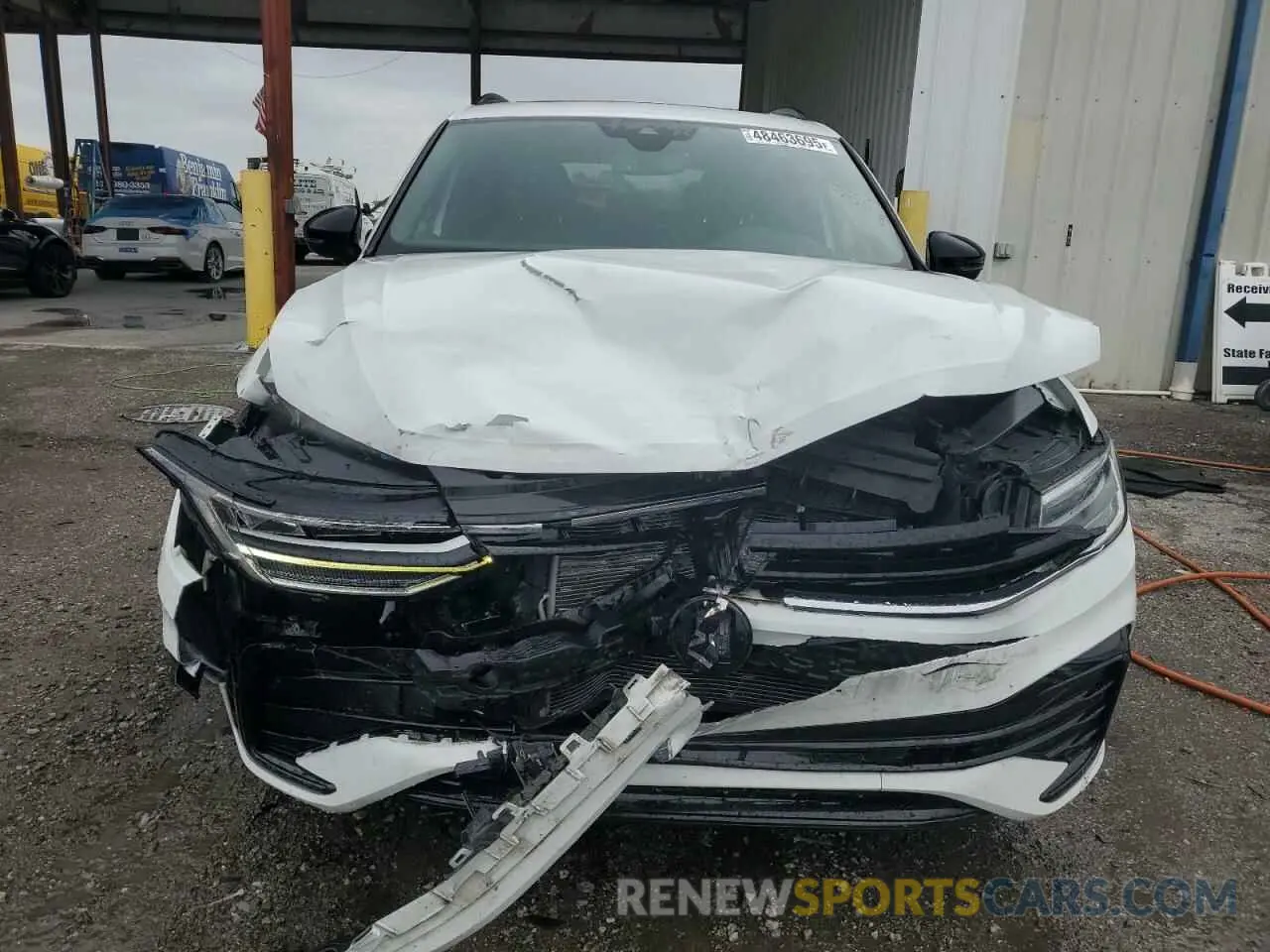 5 Photograph of a damaged car 3VVCB7AX4NM041300 VOLKSWAGEN TIGUAN 2022