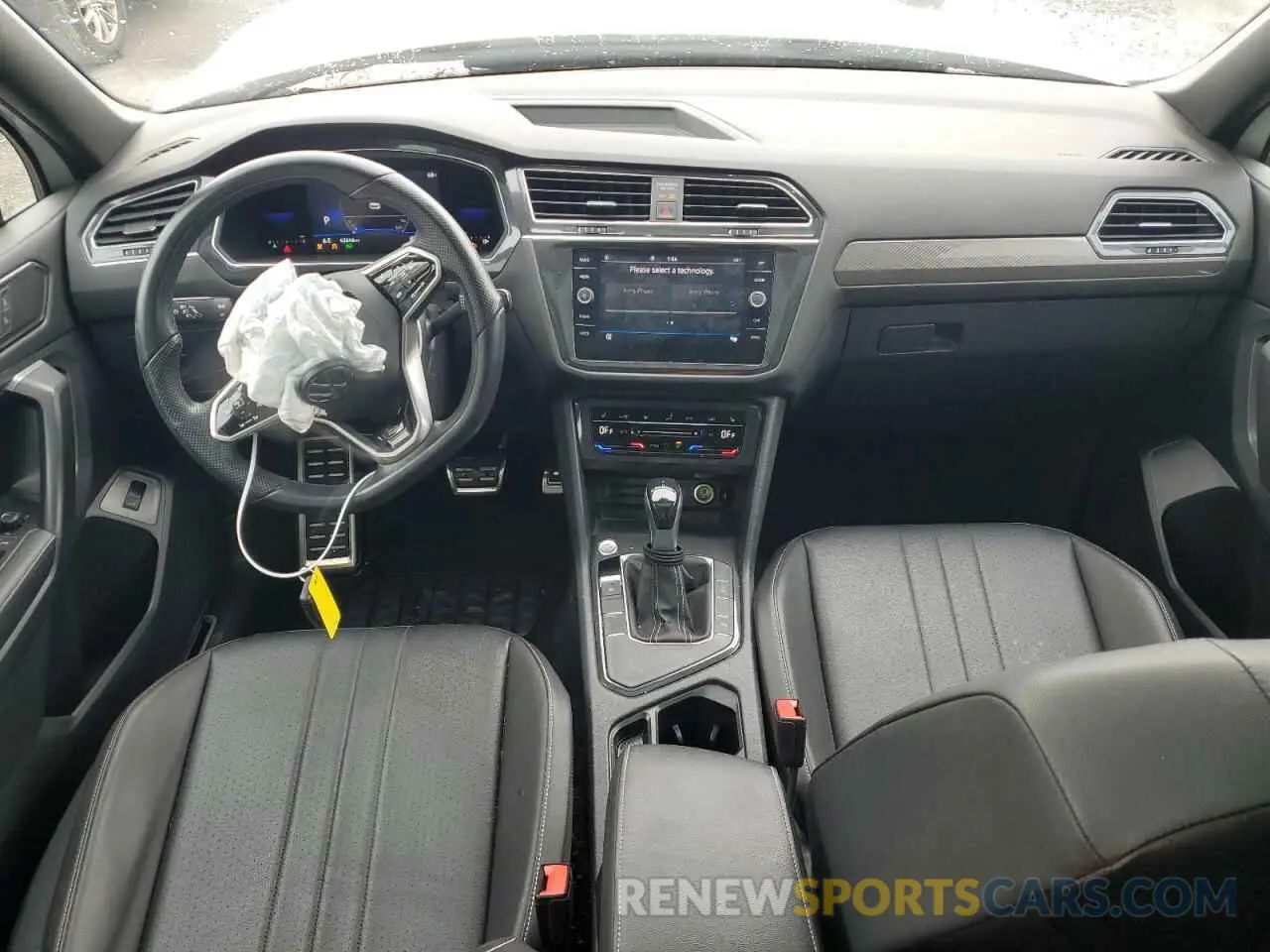 8 Photograph of a damaged car 3VVCB7AX4NM041300 VOLKSWAGEN TIGUAN 2022