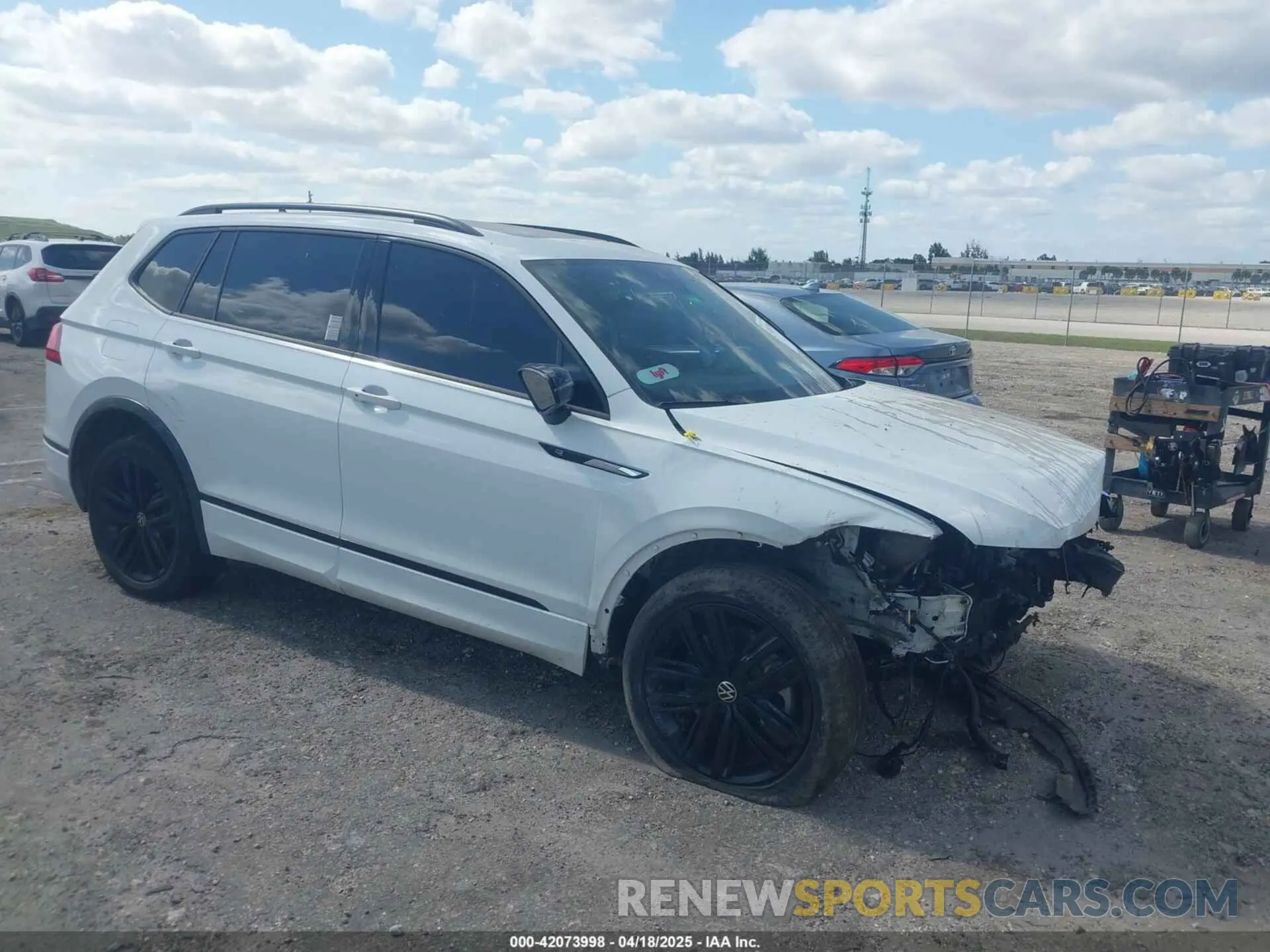 1 Photograph of a damaged car 3VVCB7AX5NM040222 VOLKSWAGEN TIGUAN 2022