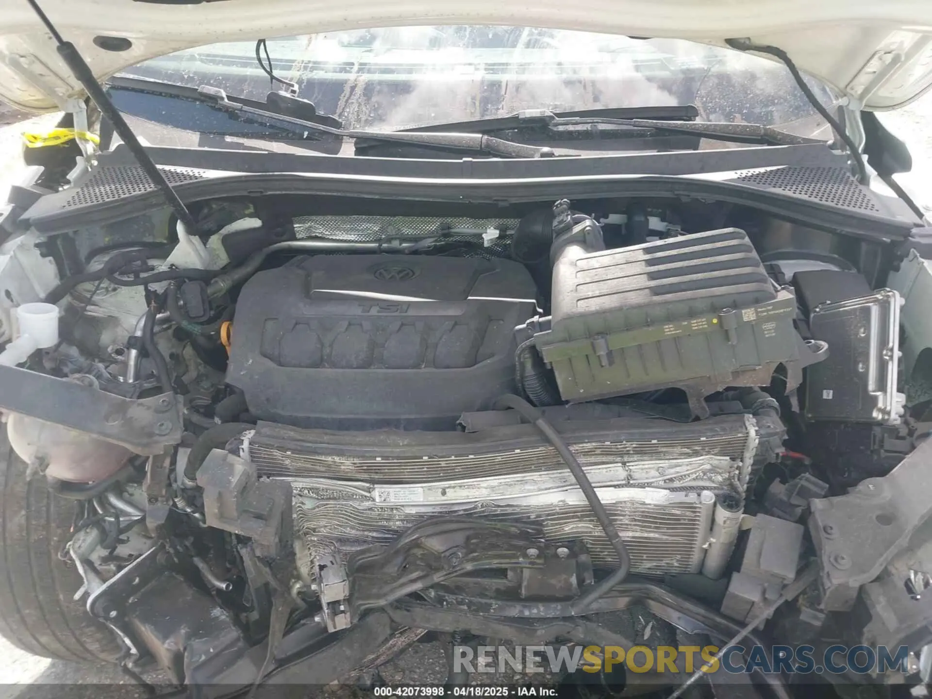 10 Photograph of a damaged car 3VVCB7AX5NM040222 VOLKSWAGEN TIGUAN 2022