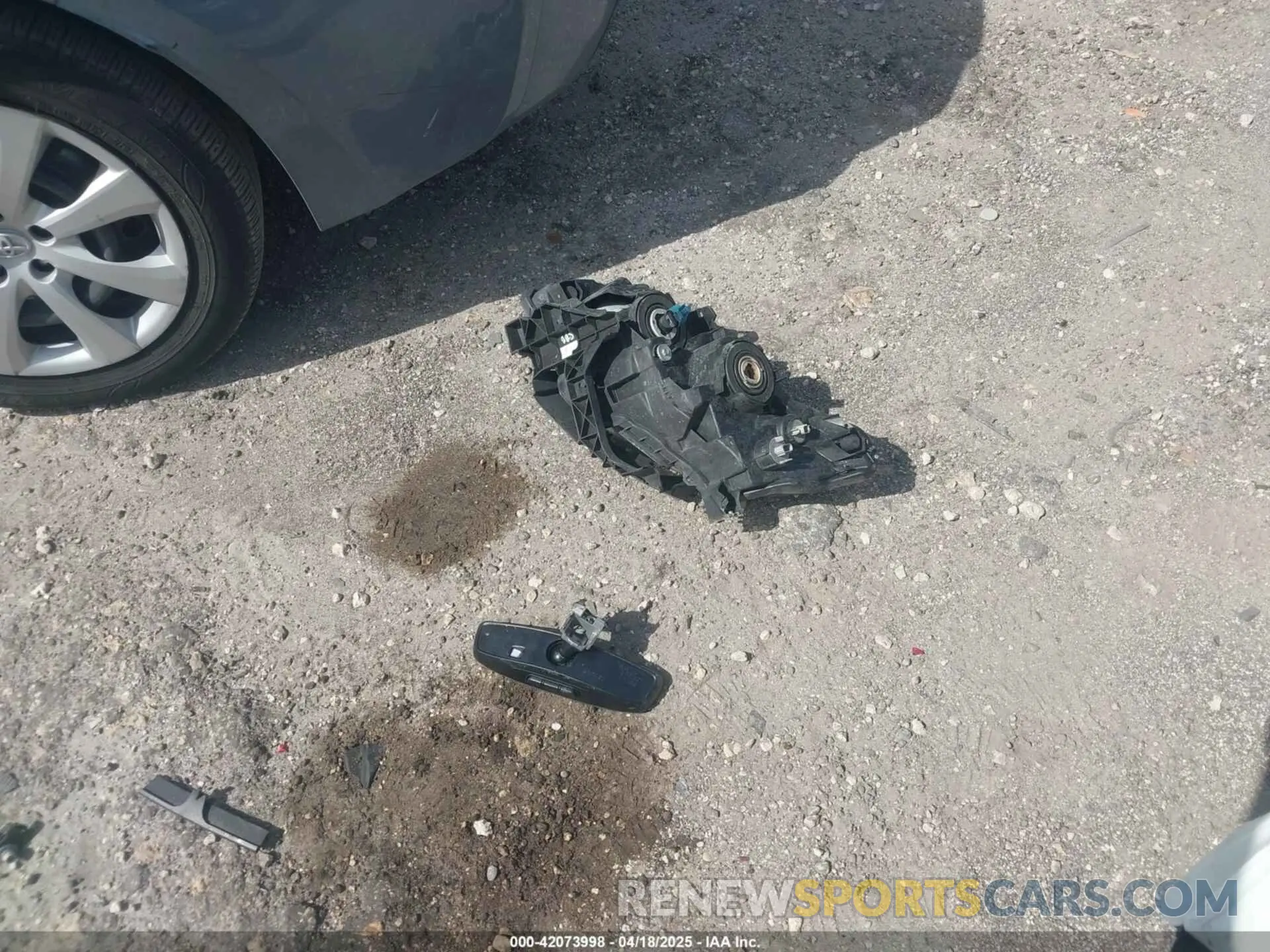 11 Photograph of a damaged car 3VVCB7AX5NM040222 VOLKSWAGEN TIGUAN 2022