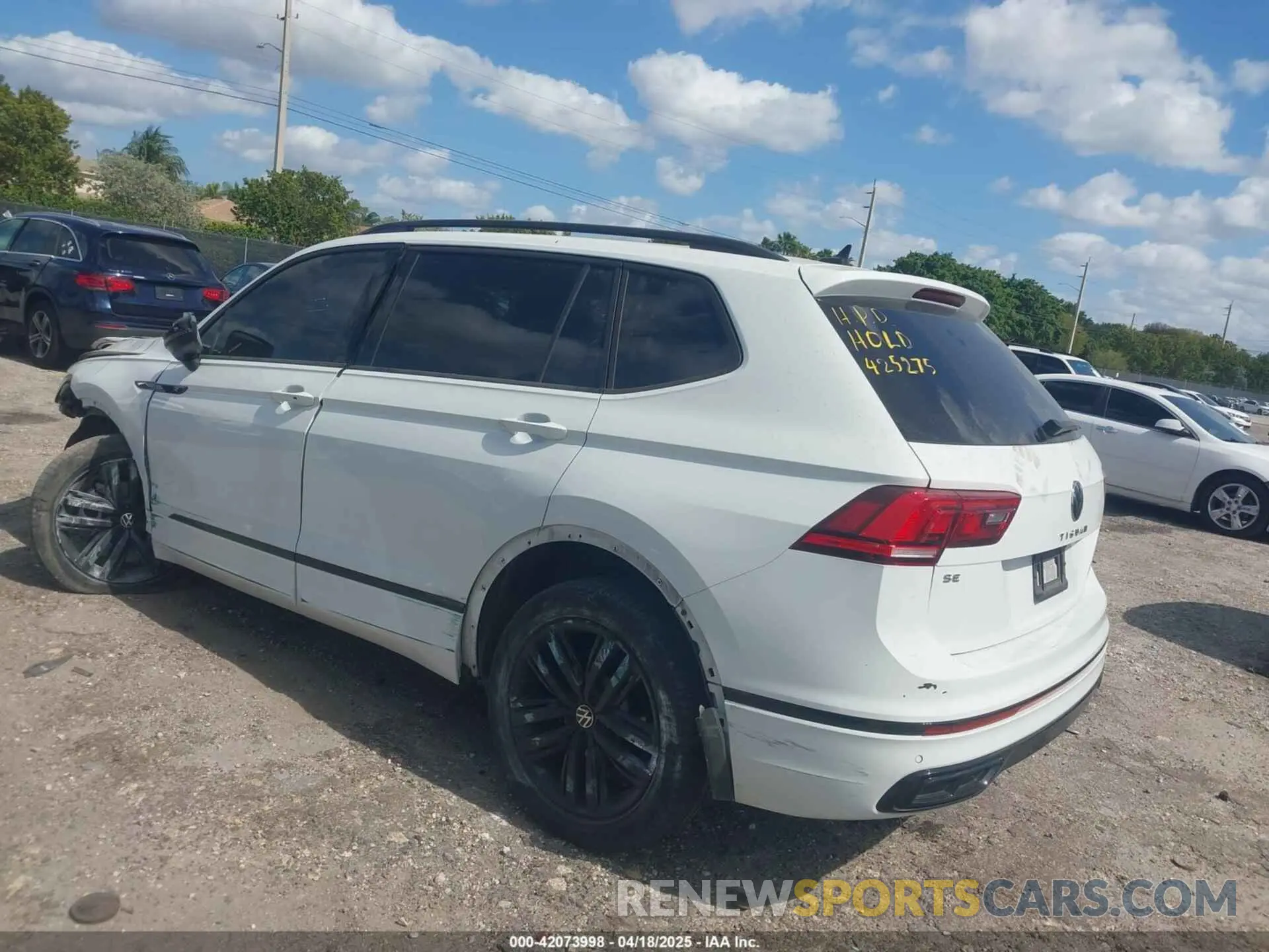 3 Photograph of a damaged car 3VVCB7AX5NM040222 VOLKSWAGEN TIGUAN 2022