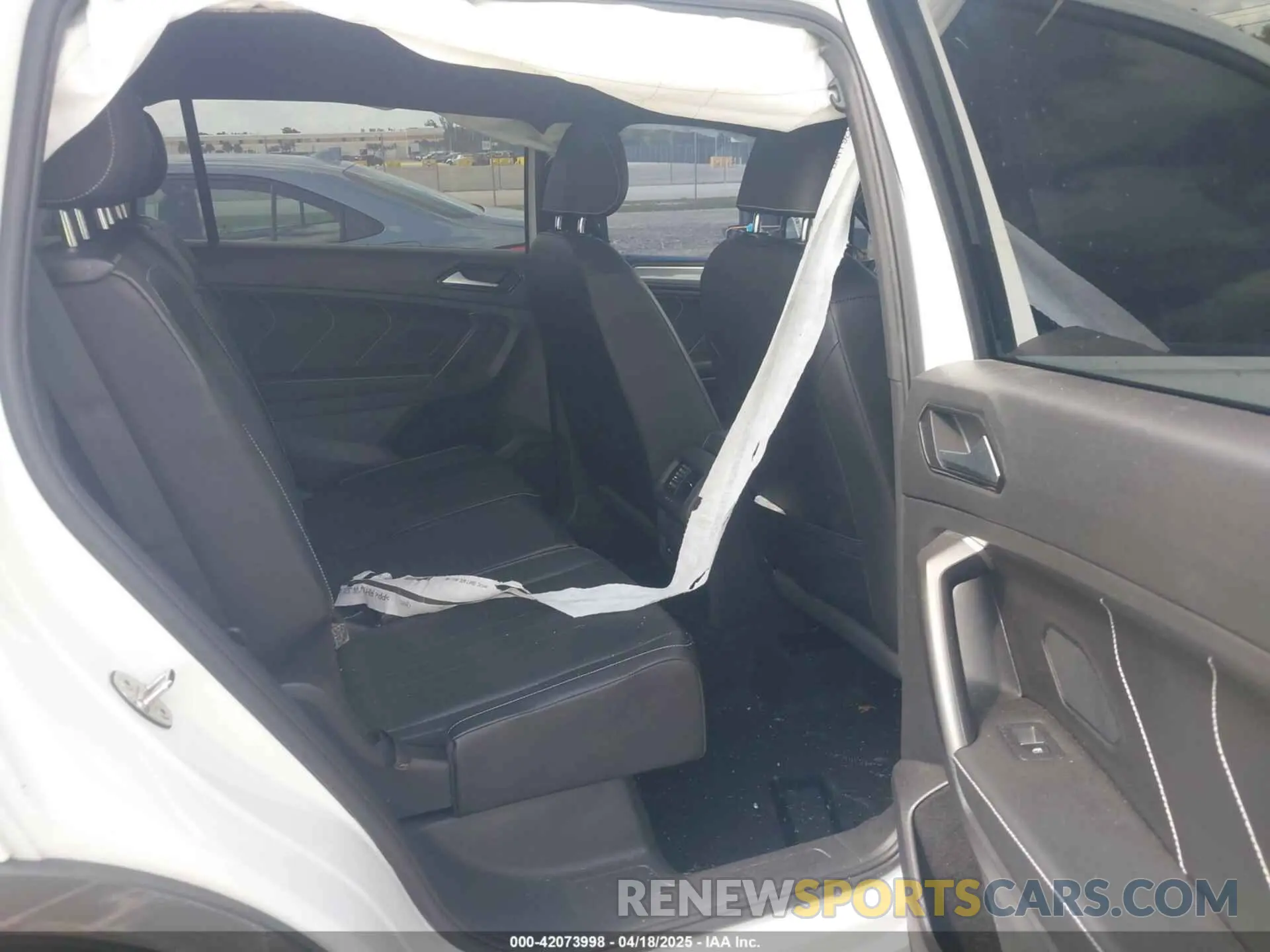 8 Photograph of a damaged car 3VVCB7AX5NM040222 VOLKSWAGEN TIGUAN 2022