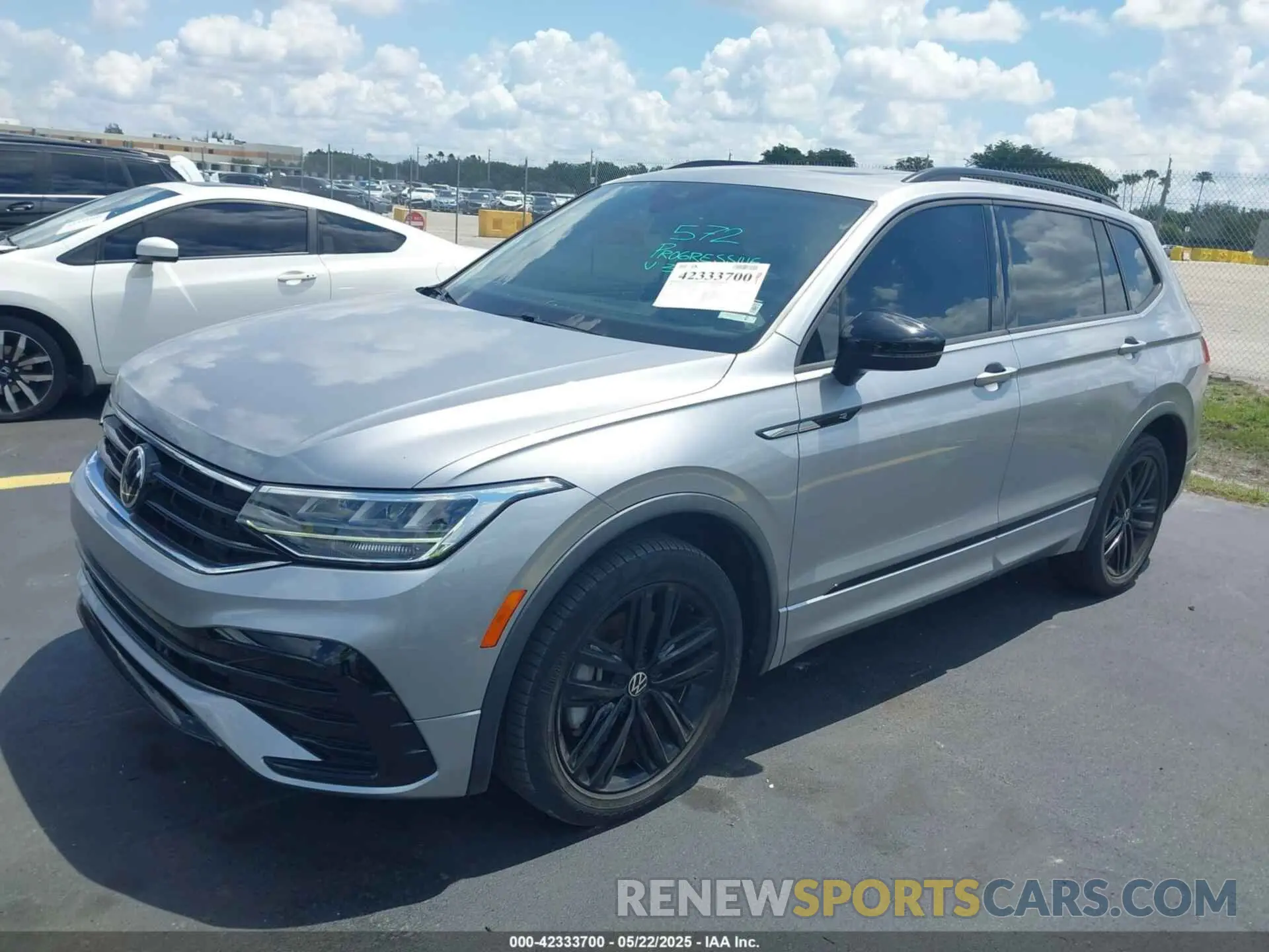 2 Photograph of a damaged car 3VVCB7AX5NM063130 VOLKSWAGEN TIGUAN 2022