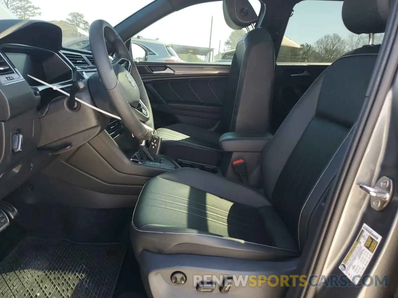 7 Photograph of a damaged car 3VVCB7AX5NM080672 VOLKSWAGEN TIGUAN 2022