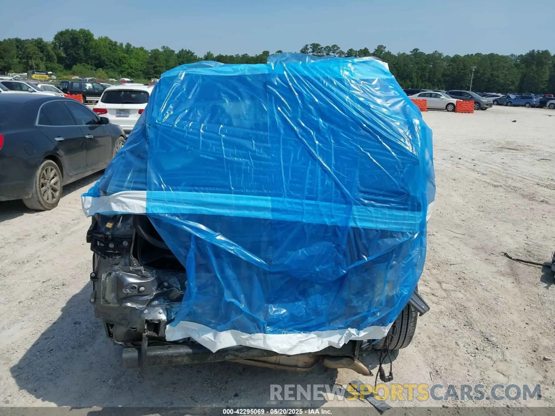 16 Photograph of a damaged car 3VVCB7AX5NM104260 VOLKSWAGEN TIGUAN 2022