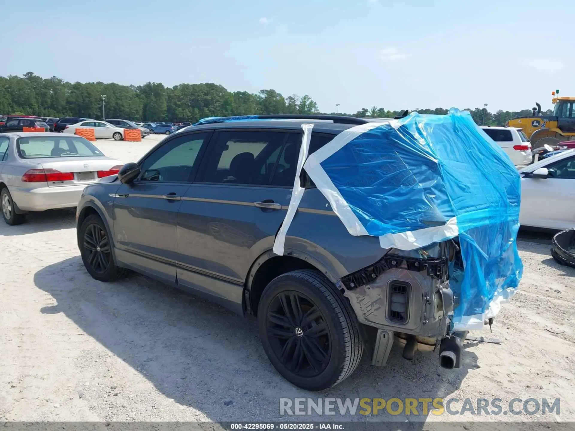 3 Photograph of a damaged car 3VVCB7AX5NM104260 VOLKSWAGEN TIGUAN 2022